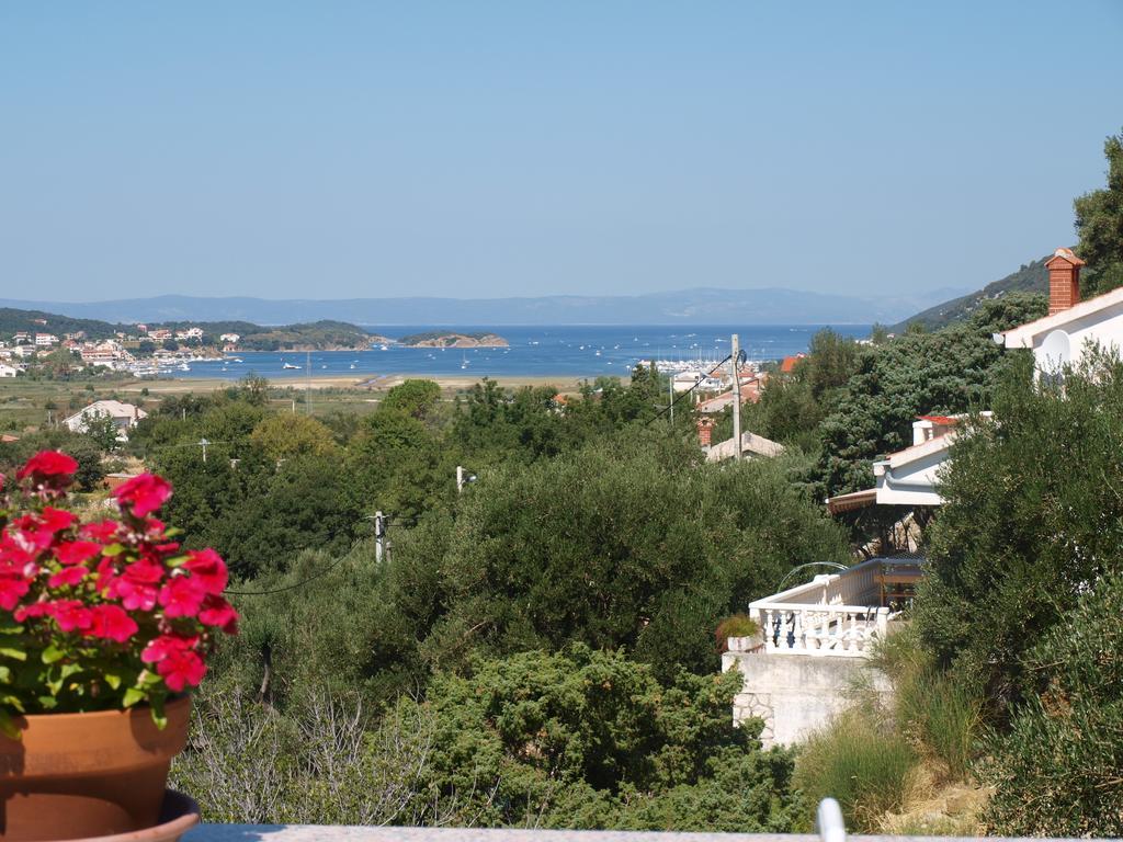 Apartments Dumicic Supetarska Draga Rom bilde